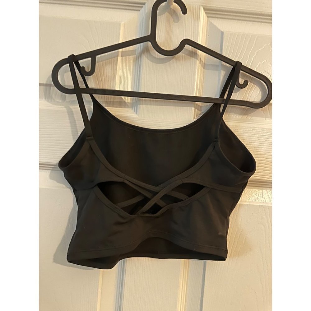 Black stretchy thin crop tank size s